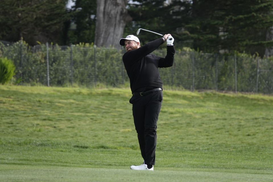 Lowry banked £1.75m after finishing in second spot behind McIlroy