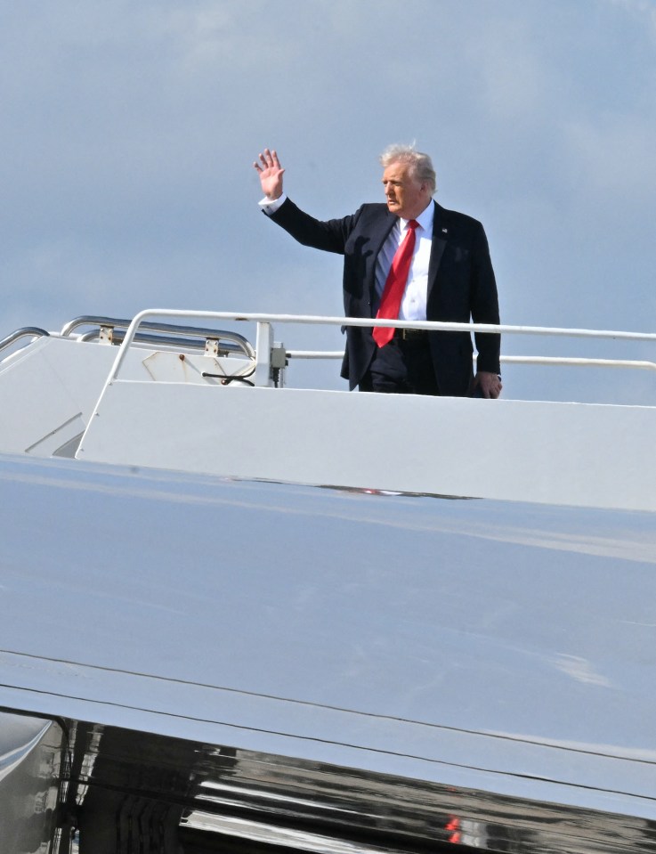 The President boarded Air Force One to fly to the Big Easy