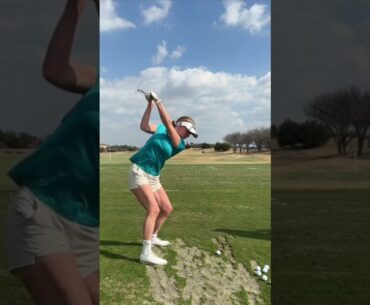 Driver🏌️‍♀️⛳️ #golfer #golf #golferswing #girls #golfswing #embrace #potential #reelsvideo