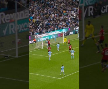 How did that happen!! 🤯 Haaland's rare MISS