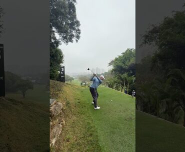 Lee Westwood with the ball on a piece of string 💫