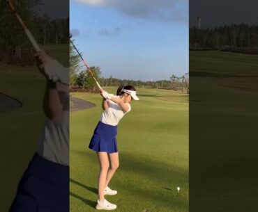 Golf Swing #youtubeshorts #trending #golf #golfgirls #golfswing