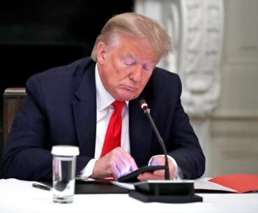 Trump HUMILIATES himself with OFF THE RAILS statement