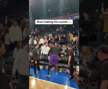 LeBron with Savannah and Karl-Anthony Towns Sr. 🤝