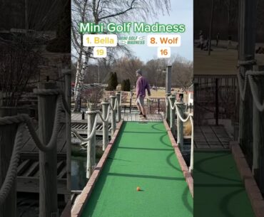 Mini Golf Madness Round 1, 1. Bella vs 8. Wolf 18 holes (Hole 8) #golf #minigolf #viral