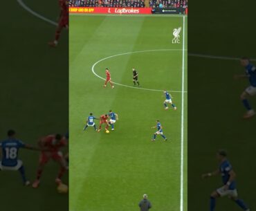 Close control: As taught by Ryan Gravenberch