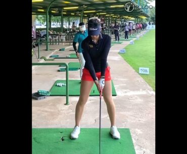 This is fantastic lower body movement. She is Alisara Wedchakama from Thailand.
