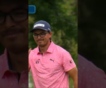 Rickie Fowler bounces the eagle in 🤩