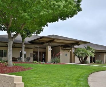 The front of Olympia Hills Golf and Event Center in Universal City, Texas is shown.