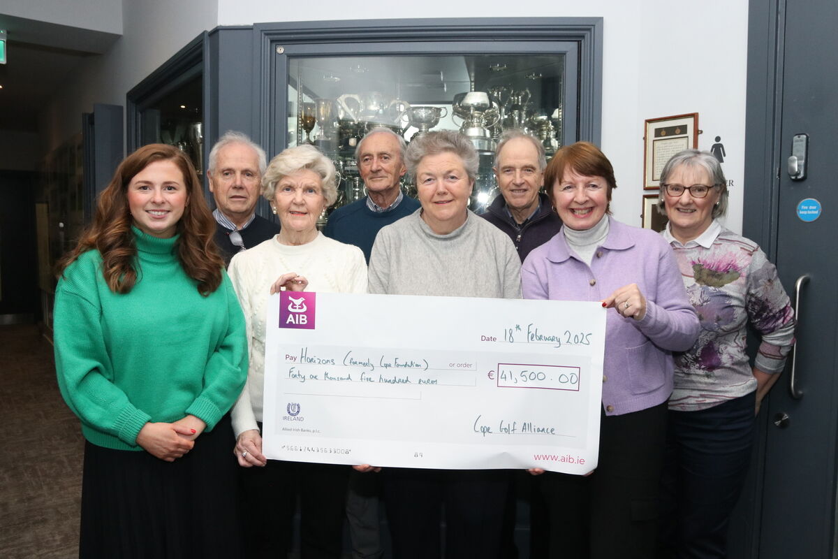 Cope Golf Alliance Committee and Trustees presenting the cheque for 41,500 to Elaine Murphy from Horizons Cope Foundation. Picture: James Doolan