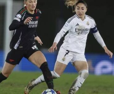 Arsenal women's coach addresses field concerns