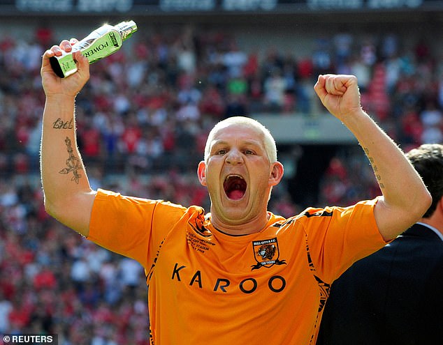 Several fans voiced their support to Windass and suggested he play at their golf clubs