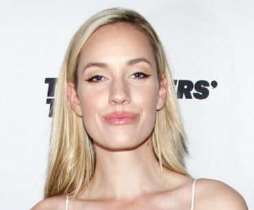 Paige Spiranac Vents About Golf Pet Peeves In A Plunging Top
