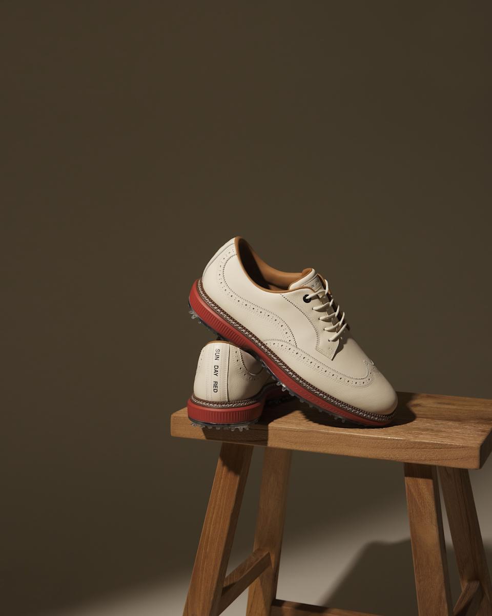 Sun Day Red Pioneer Magnolia golf shoe.