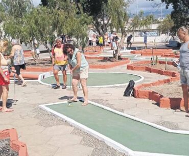 Canarian Weekly - Residents of Ten-Bel restore and reopen minigolf after 30 years in ruins