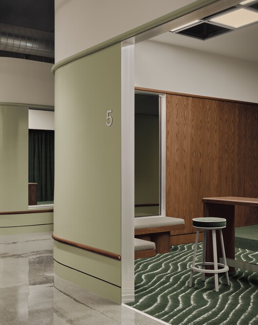 MUNI  Indoor Golf Club / Ivy Studio - Image 15 of 22