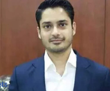 Leadership on the Golf Course: How downtime sparked a game-changing idea - Mind Over Money with Kush Gupta