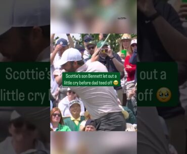 Scottie’s dad duties didn’t stop today on the Par 3 course 🥰