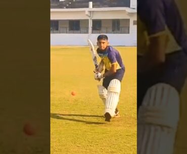GOLF BALL WITH MIDDLER BAT       Best Drills For Cricketers #cricket #ipl #fielding #golfsixes#shots