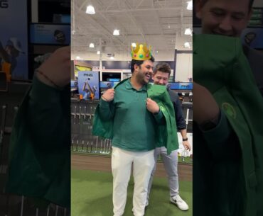 Challenging strangers to closest to the pin challenge at Golf Galaxy 🎯 #golf