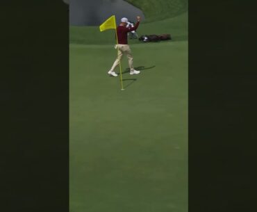 Max Homa, mini putter. #themasters