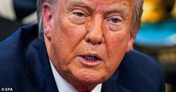 epa12050221 US President Donald Trump answers questions from reporters after signing executive orders in the Oval Office at the White House in Washington, DC, USA, 23 April 2025. Trump signed seven executive orders on education policy, artificial intelligence, and school disciplinary policies. EPA/SAMUEL CORUM / POOL