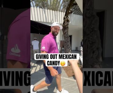 At least a few of them understood the assignment 🤣 #LIVGolf #golf