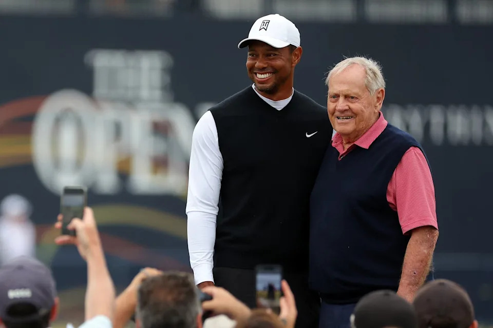 Jack Nicklaus (right) believes that Tiger Woods could dominate the Champions Tour (Getty)