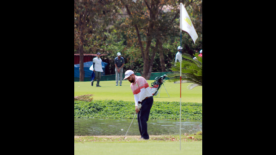 On the fourth day of Panchkula Golf League, Raging Bulls defeated Tee Titans with a score of 38–29. (HT Photo)