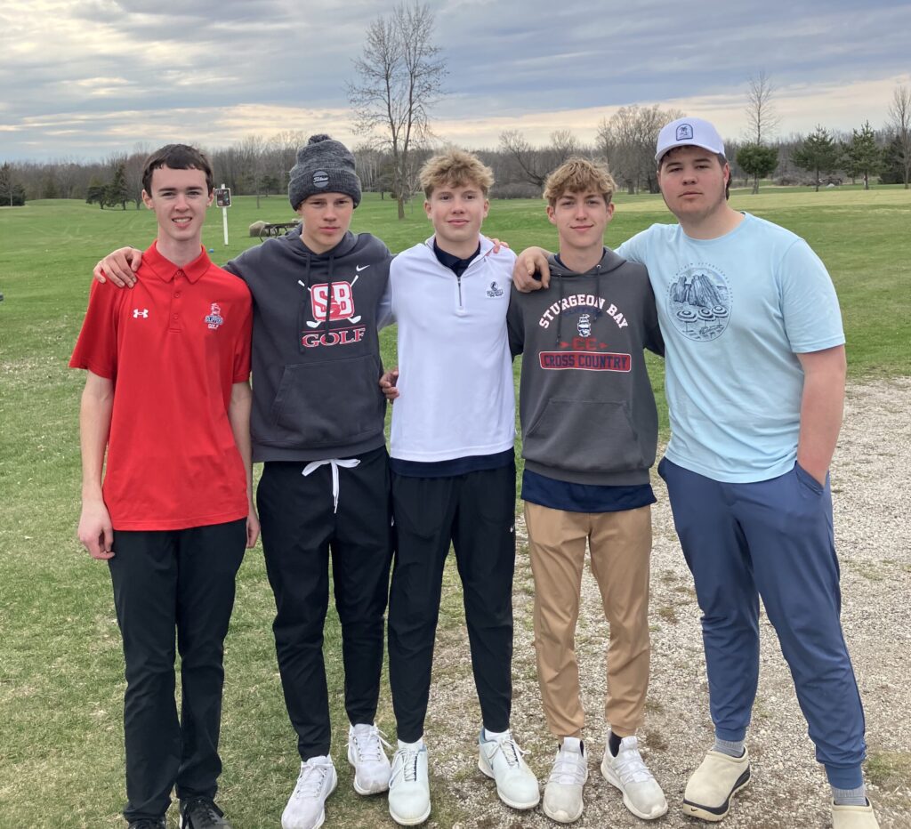 Boys Golf: Clippers Win League Match at Idlewild