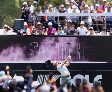 Smith and DeChambeau set for LIV Golf title battle