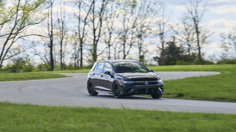 2025 Volkswagen Golf R Black Edition