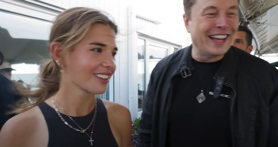 Tesla CEO Elon Musk talks with Kai, left, in a video of "the SpaceX rocket launch with Tesla CEO Elon Musk" released on November 27 (local time) last year. [Picture = Kai Trump's YouTube screenshot]