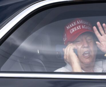 Trump hits golf course as stock market plummets for second straight day over tariffs