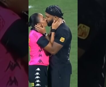 memphis depay beija juiza #corinthians #futebol #memphisdepay