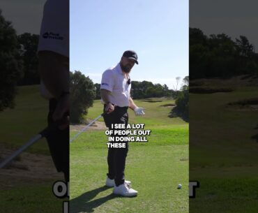 WAVE TO THE CAMERA 📸 #golfcoach #golf #golfswing #golftip #masters #camera #wave
