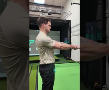How to get the perfect putting stance in 30 seconds
