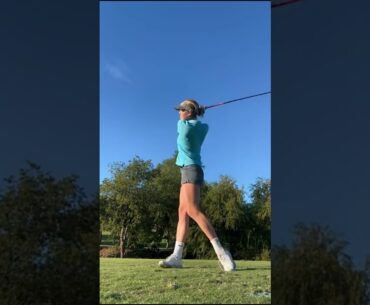 Let's take on this Par 3! #golf #golfswing #golftechnique #girls #femalegolfers #ladygolfer