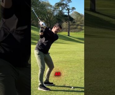 What the right wrist should do in the golf swing?