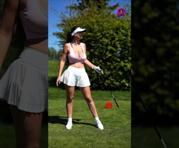 Amazing Golf Swing you need to see | Golf Girl awesome swing | Golf shorts | Juli