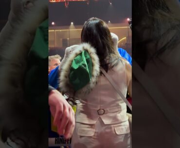 Oleksandr Usyk shares a touching moment with his wife 🥹 #FuryUsyk 🇸🇦