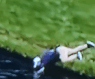 Rory McIlroy's lost ball sends PGA Championship volunteer plunging into lake to retrieve it