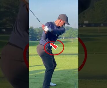 SLOW MOVE LEFT HIP. adam scott golf swing slow motion driver