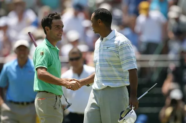 Golf: US Open, Italy Edoardo Molinari and Tiger Woods shaking hands during Friday play at Winged Foot GC, Mamaroneck, NY 6/16/2006