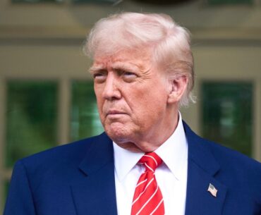 Trump hosts meme coin investor dinner at his golf club