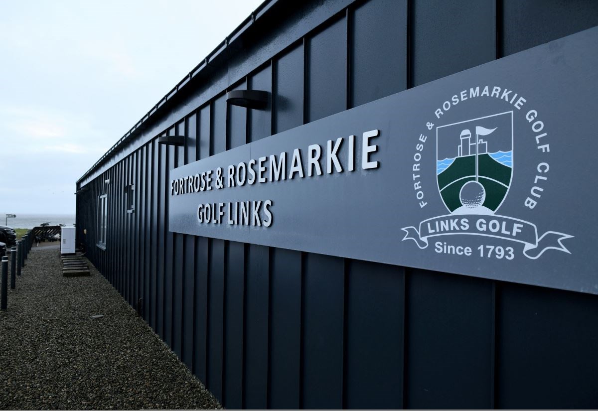 Fortrose and Rosemarkie Golf Club wants to throw open its doors to the public, sell booze to players on the course and increase opening times until 1am Fortrose and Rosemarkie Golf Club wants to throw open its doors to the public, sell booze to players on the course and increase opening times until 1am
