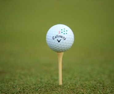 Can you change golf balls mid-hole? Here’s what the rules say