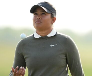 After wild mix-up, pro uses competitor's clubs at U.S. Women's Open