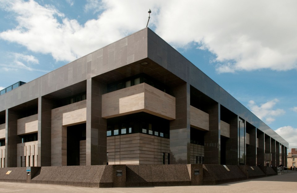 Glasgow Sheriff Court building.