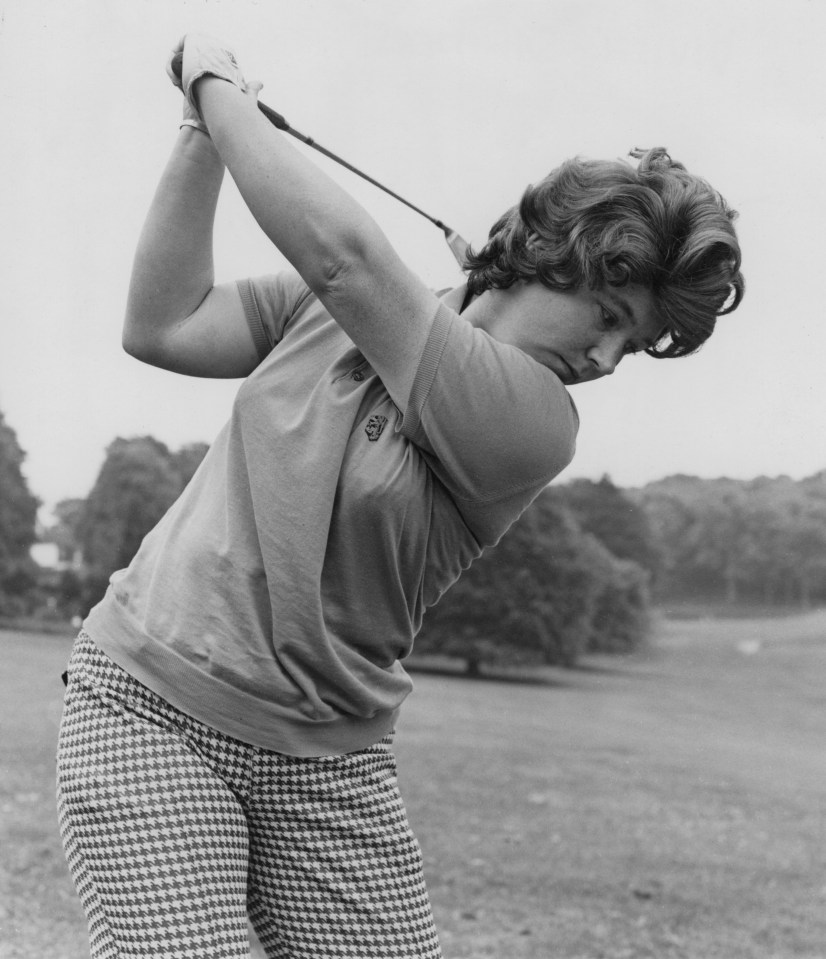 Black and white photo of Vivien Saunders playing golf.